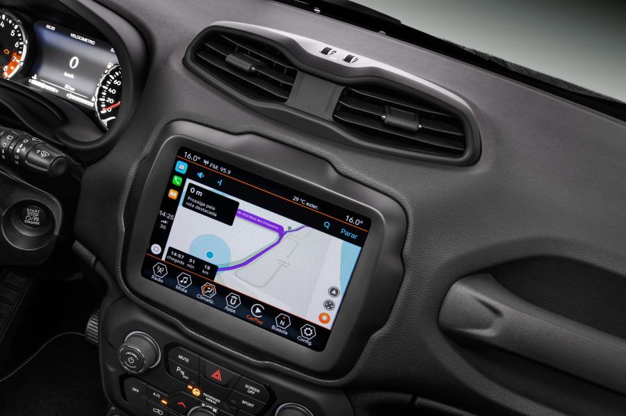 Детали интерьера Jeep Renegade Limited (BU) 2018 года  (LA) (фото 17 из 20)